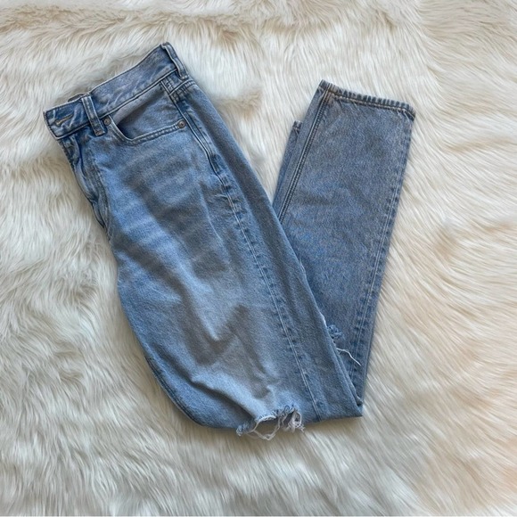 American Eagle Outfitters Denim - American Eagle Light Wash Ripped Distressed Mom Jean Size 4